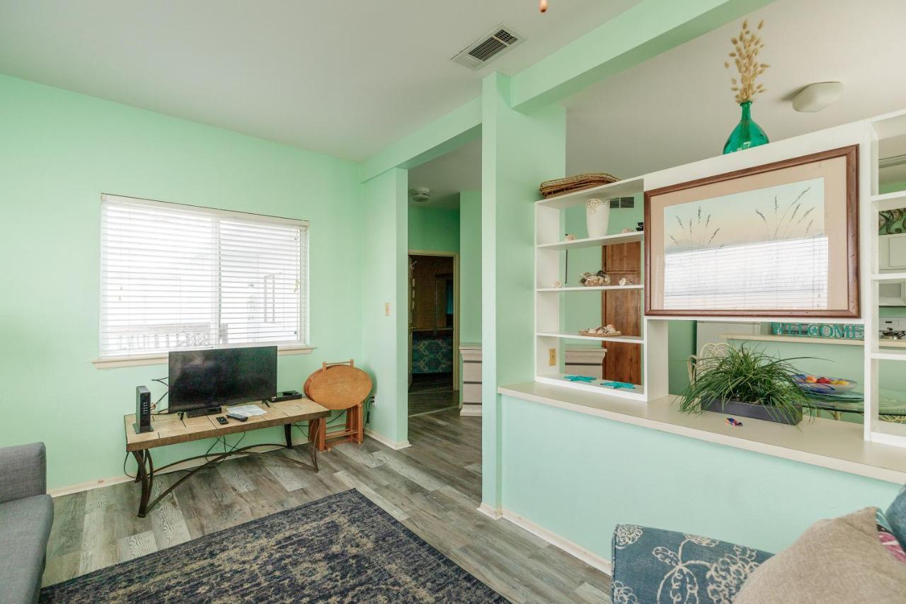 Corpus Christi-Padre Island Condo Is Walking Distance To Beach By Mustang Island, Sleeps Four, 2025 Traveler Award, Winter Rates Buitenkant foto