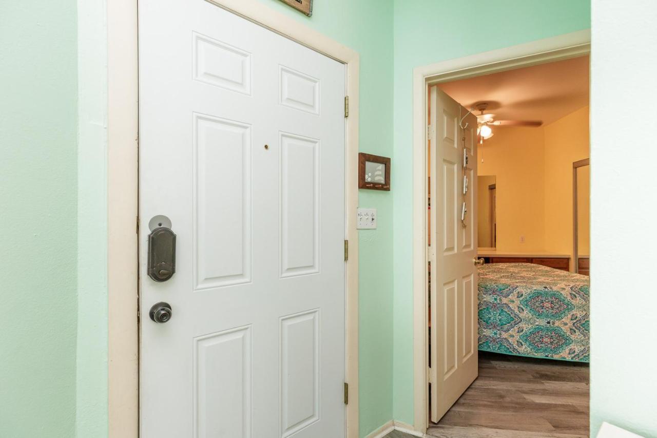 Corpus Christi-Padre Island Condo Is Walking Distance To Beach By Mustang Island, Sleeps Four, 2025 Traveler Award, Winter Rates Buitenkant foto